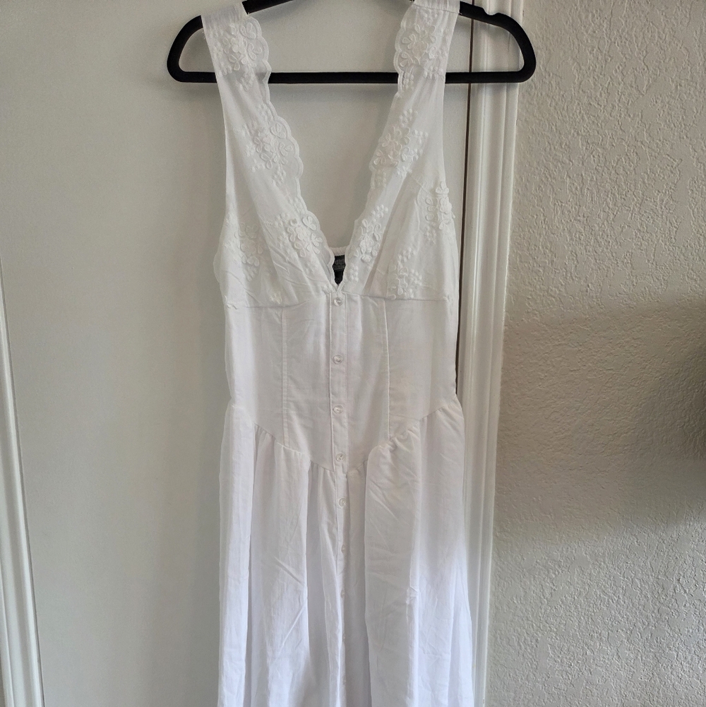 Wild Fable White Floral Embroidered Midi Dress